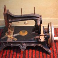 Macchina da cucire antica. RENANIA PERFEZIONATA