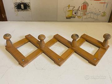 # Attaccapanni in legno a fisarmonica