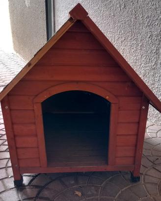 Cuccia da esterno per cane di taglia media/grande