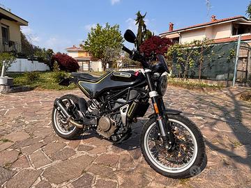 Husqvarna Svartpilen 401 - solo 7.800km