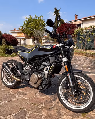 Husqvarna Svartpilen 401 - solo 7.800km