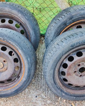 4 ruote complete cerchio e pneumatici hankook