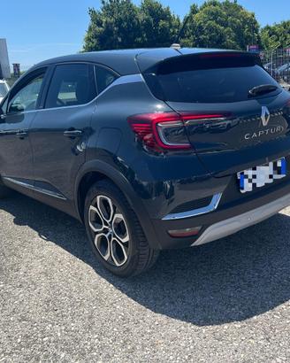 Renault Captur plug in 160cv