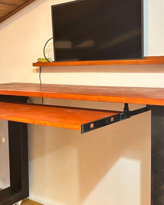 Scrivania porta PC con piano estraibile