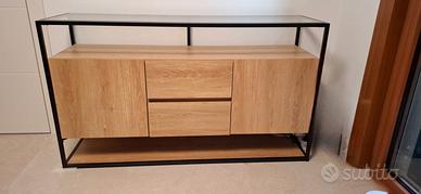 Credenza moderna in legno e top in vetro temperato