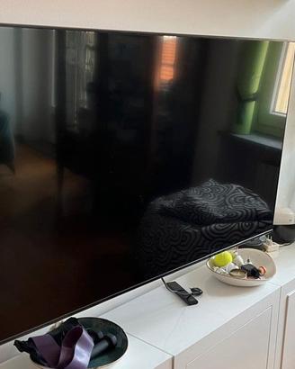 Samsung Crystal UHD 4K Serie 8 -50 pollici