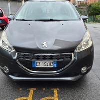 Peugeot 208 1.4 HDi 68 CV 5 porte Allure