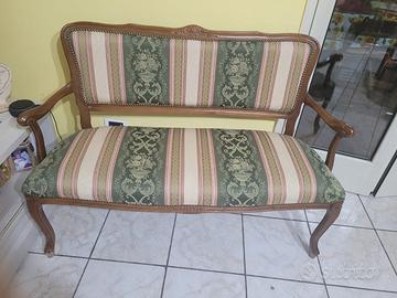 Divanetto in legno