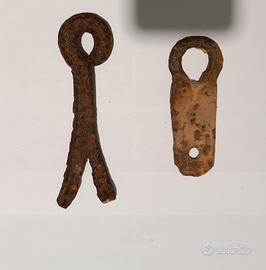 Antichi oggetti in ferro battuto