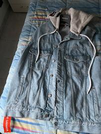 Mai indossato, con etichetta ancora attaccata