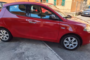 Lancia Ypsilon 1.2 69 CV 5 porte S&S Platinum