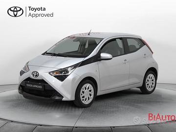Toyota Aygo 5p 1.0 x-play 72cv
