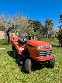 Trattorino tagliaerba Husqvarna 