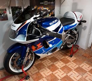 Suzuki GSX R 750 SRAD 1997