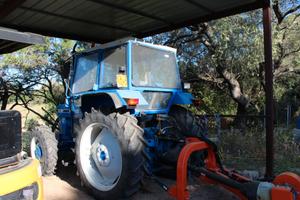 trattore agricolo
