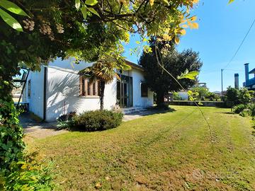 Martellago casa singola con ampio giardino