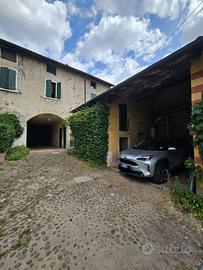 Sona ampia casa su piu' livelli