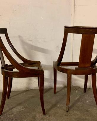 Coppia di sedie in legno