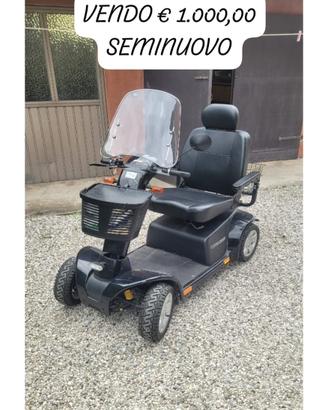 Carrozzina scooter elettrico