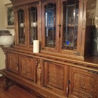 Sala completa con tavolo e 6 sedie