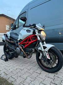 Ducati Monster 796