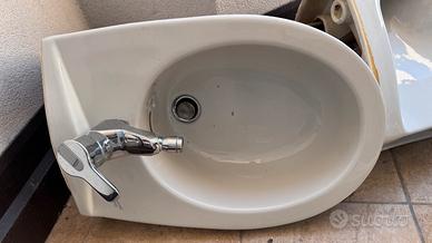 Sanitari sospesi + lavandino recenti