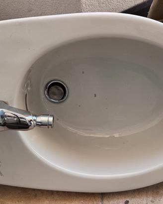 Sanitari sospesi + lavandino recenti