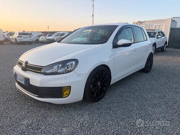 Volkswagen Golf 2.0 TDI DSG . GTD