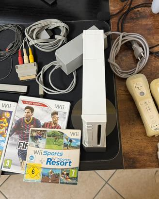 Nintendo Wii +4 giochi e 2 controller