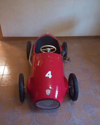 Auto d'epoca a pedali Giordani 1958