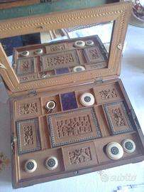 cofanetto antico Mediorientale