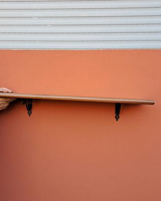 DUE MENSOLE IN LEGNO CON STAFFE IN FERRO ARTISTICO