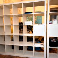 Scaffali per libreria a parete o divisoria.