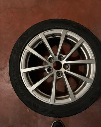 Cerchi completi di gomme estive