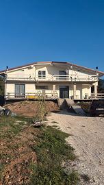 Villa indipendente con terreno  a Pietramelara 