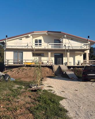 Villa indipendente con terreno  a Pietramelara 