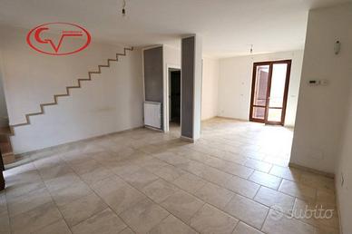 Casa indipendente di 205 m² con 4 locali e box aut