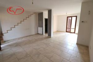 Casa indipendente di 205 m² con 4 locali e box aut