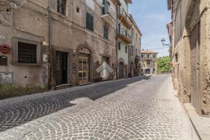 2 LOCALI A BASSANO ROMANO