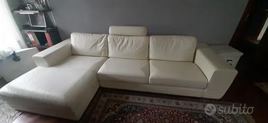 DIVANO IN PELLE