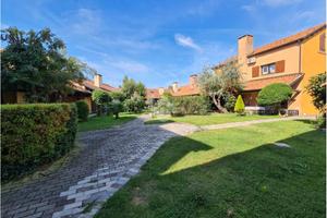 VILLA A SCHIERA A PORTO VIRO