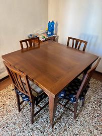 Tavolo allungabile + 4 sedie