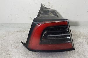 STOP FANALE POSTERIORE SINISTRO TESLA Model Y Seri