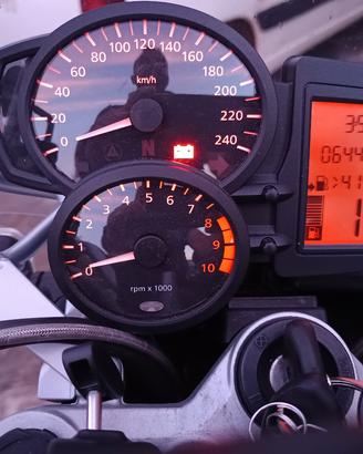 BMW R1200R