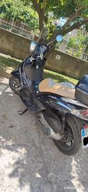 Scooter Piaggio Beverly 300 Tourer
