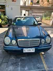 Auto Mercedes Modello E 200 Elegance