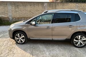 Peugeot 2008 1.6 hdi cross full