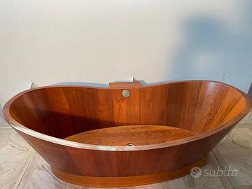 Vasca da bagno in legno