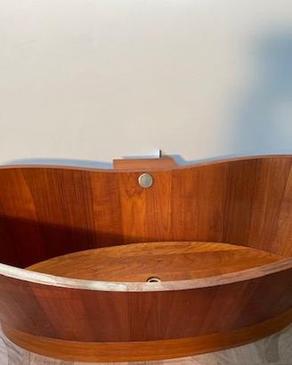 Vasca da bagno in legno
