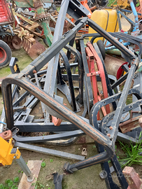 Telaio di protezione per landini